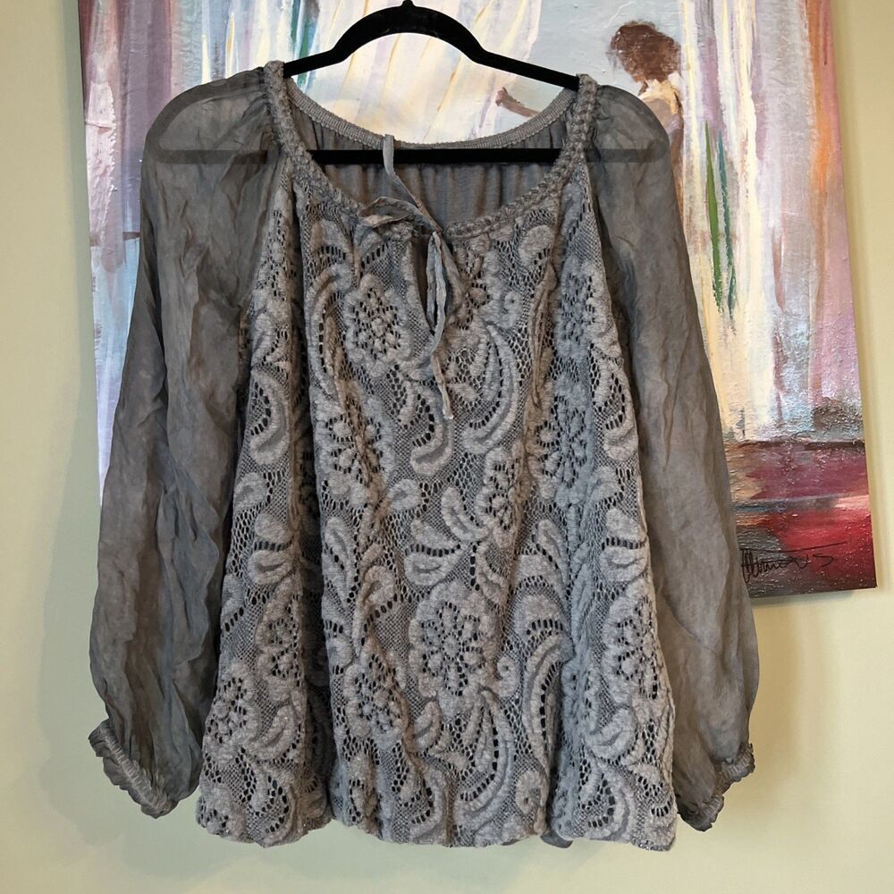 LOLA Sz M Made in Italy Gray Lace Pullover Blouse GOOD